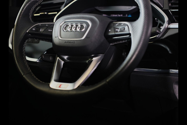 Audi Q3 45 TFSI e RSQ3 Look / AUT / Cc / Lane Assist / Camera / Dig Cockpit / Open Panoramadak / Pdc / Matrix / 21 Inch