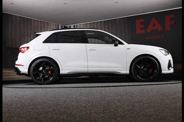 Audi Q3 45 TFSI e RSQ3 Look / AUT / Cc / Lane Assist / Camera / Dig Cockpit / Open Panoramadak / Pdc / Matrix / 21 Inch