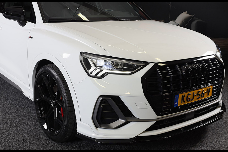 Audi Q3 45 TFSI e RSQ3 Look / AUT / Cc / Lane Assist / Camera / Dig Cockpit / Open Panoramadak / Pdc / Matrix / 21 Inch