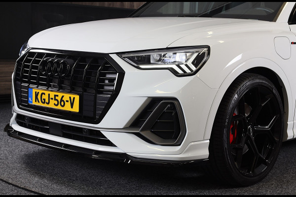Audi Q3 45 TFSI e RSQ3 Look / AUT / Cc / Lane Assist / Camera / Dig Cockpit / Open Panoramadak / Pdc / Matrix / 21 Inch