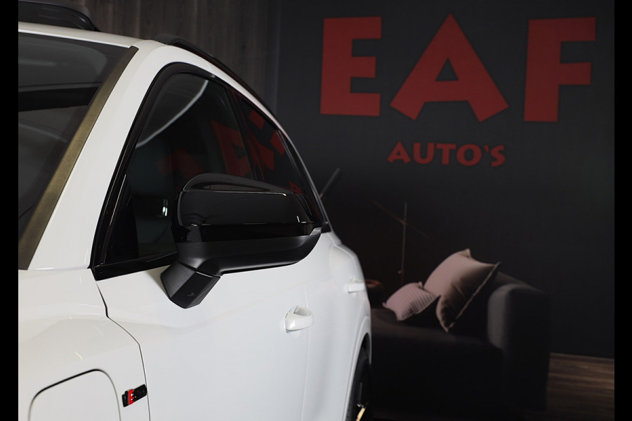 Audi Q3 45 TFSI e RSQ3 Look / AUT / Cc / Lane Assist / Camera / Dig Cockpit / Open Panoramadak / Pdc / Matrix / 21 Inch