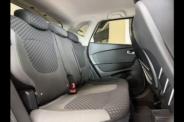 Renault Captur 0.9 TCe Intens Navi | 17" | Stoelverwarming | Camera | Bluetooth | 100% elk jaar Dealer onderhouden!