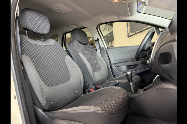 Renault Captur 0.9 TCe Intens Navi | 17" | Stoelverwarming | Camera | Bluetooth | 100% elk jaar Dealer onderhouden!