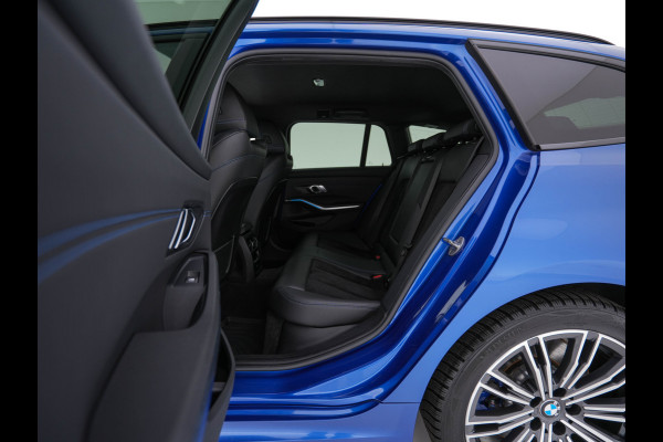BMW 3 Serie Touring 330e High Executive M-Sportpack (Plug-in) Aut. *LEATHER-MICROFIBRE | FULL-LED | DIGI-COCKPIT | HEATED-SPORTSEATS | CAMERA | CARPLAY | SHIFT-PADDLES | NAVI-FULLMAP | PRIVACY-GLASS | ECC | PDC | CRUISE | TOWBAR | 18''ALU*