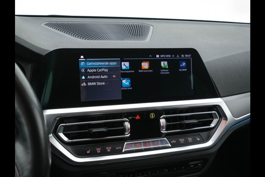 BMW 3 Serie Touring 330e High Executive M-Sportpack (Plug-in) Aut. *LEATHER-MICROFIBRE | FULL-LED | DIGI-COCKPIT | HEATED-SPORTSEATS | CAMERA | CARPLAY | SHIFT-PADDLES | NAVI-FULLMAP | PRIVACY-GLASS | ECC | PDC | CRUISE | TOWBAR | 18''ALU*