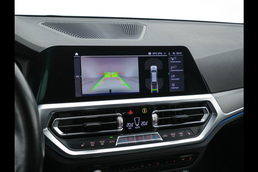 BMW 3 Serie Touring 330e High Executive M-Sportpack (Plug-in) Aut. *LEATHER-MICROFIBRE | FULL-LED | DIGI-COCKPIT | HEATED-SPORTSEATS | CAMERA | CARPLAY | SHIFT-PADDLES | NAVI-FULLMAP | PRIVACY-GLASS | ECC | PDC | CRUISE | TOWBAR | 18''ALU*