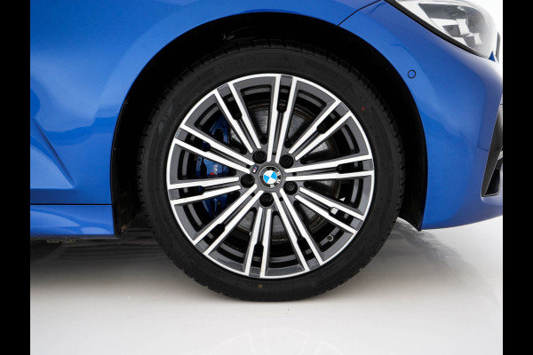 BMW 3 Serie Touring 330e High Executive M-Sportpack (Plug-in) Aut. *LEATHER-MICROFIBRE | FULL-LED | DIGI-COCKPIT | HEATED-SPORTSEATS | CAMERA | CARPLAY | SHIFT-PADDLES | NAVI-FULLMAP | PRIVACY-GLASS | ECC | PDC | CRUISE | TOWBAR | 18''ALU*