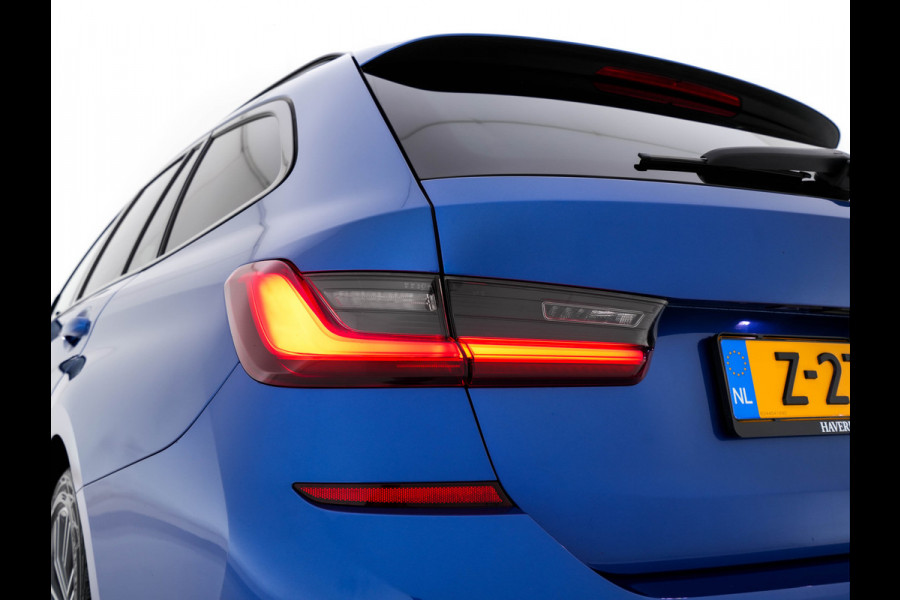 BMW 3 Serie Touring 330e High Executive M-Sportpack (Plug-in) Aut. *LEATHER-MICROFIBRE | FULL-LED | DIGI-COCKPIT | HEATED-SPORTSEATS | CAMERA | CARPLAY | SHIFT-PADDLES | NAVI-FULLMAP | PRIVACY-GLASS | ECC | PDC | CRUISE | TOWBAR | 18''ALU*