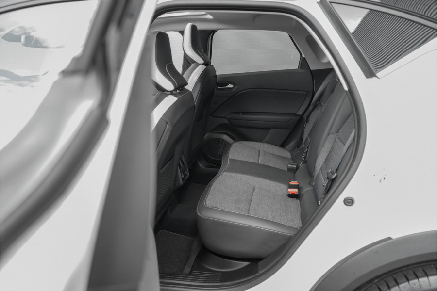 Renault Captur 1.6 E-Tech Plug-in Hybrid 160 Intens Pano Stoelverw Trekhaak 18"