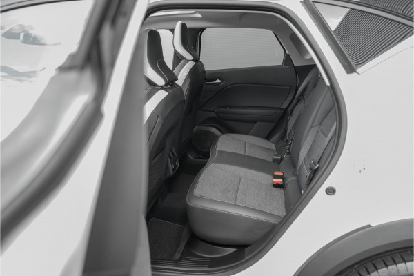 Renault Captur 1.6 E-Tech Plug-in Hybrid 160 Intens Pano Stoelverw Trekhaak 18"