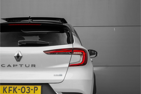 Renault Captur 1.6 E-Tech Plug-in Hybrid 160 Intens Pano Stoelverw Trekhaak 18"