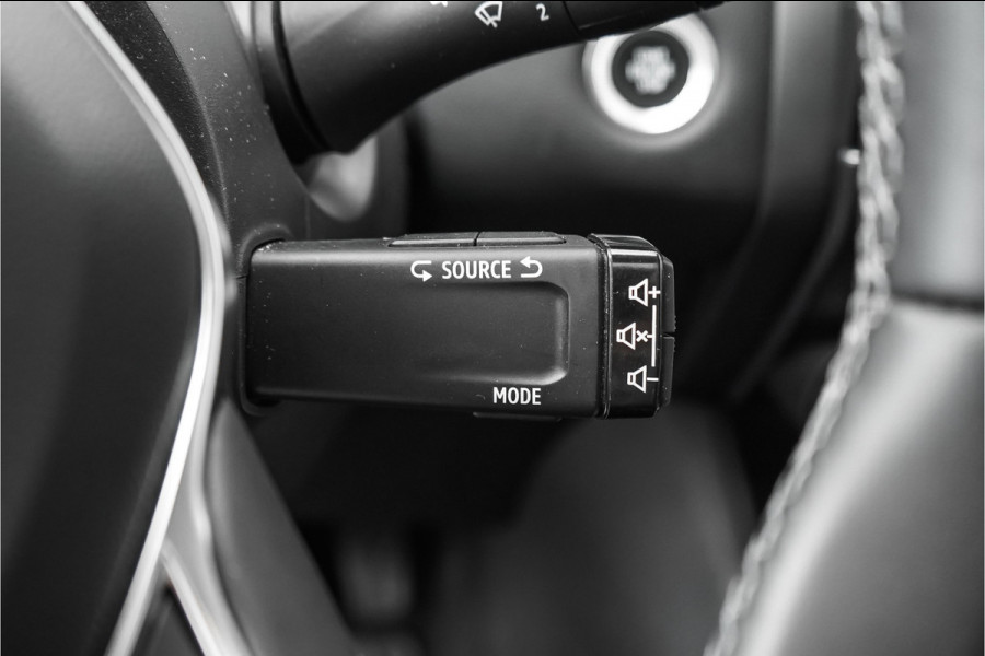 Renault Captur 1.6 E-Tech Plug-in Hybrid 160 Intens Pano Stoelverw Trekhaak 18"