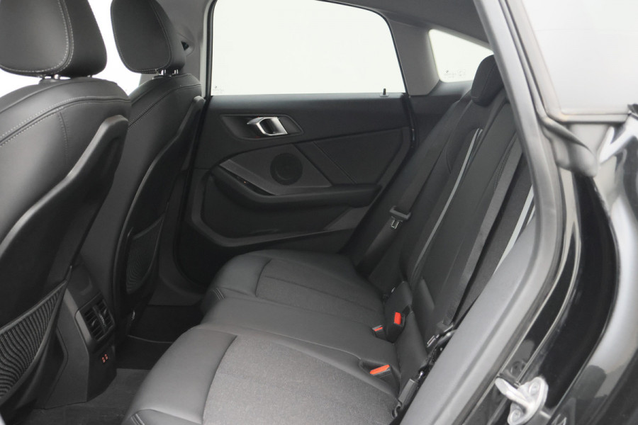 BMW 2 Serie Gran Coupé 218i Introduction Edition Automaat LED, Apple Carplay, Sfeerverlichting, Stuur-/Stoelverwarming, PDC