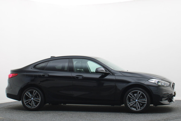BMW 2 Serie Gran Coupé 218i Introduction Edition Automaat LED, Apple Carplay, Sfeerverlichting, Stuur-/Stoelverwarming, PDC