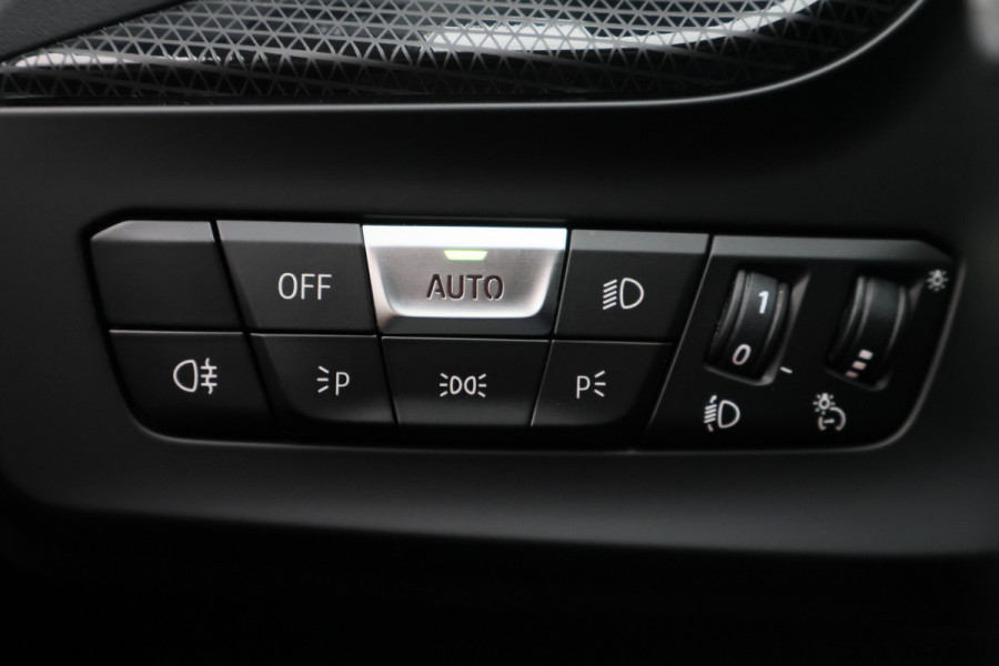 BMW 2 Serie Gran Coupé 218i Introduction Edition Automaat LED, Apple Carplay, Sfeerverlichting, Stuur-/Stoelverwarming, PDC