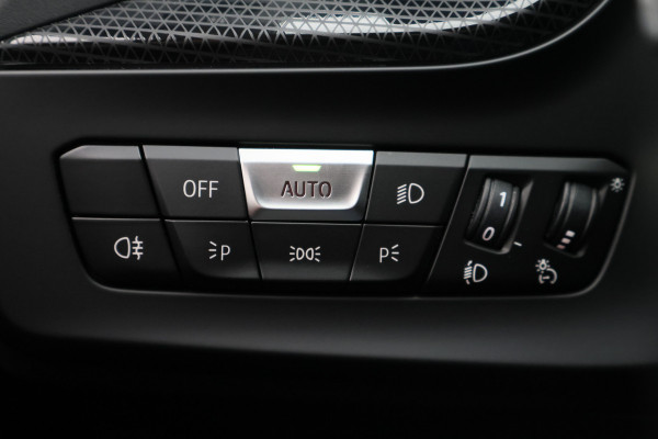 BMW 2 Serie Gran Coupé 218i Introduction Edition Automaat LED, Apple Carplay, Sfeerverlichting, Stuur-/Stoelverwarming, PDC