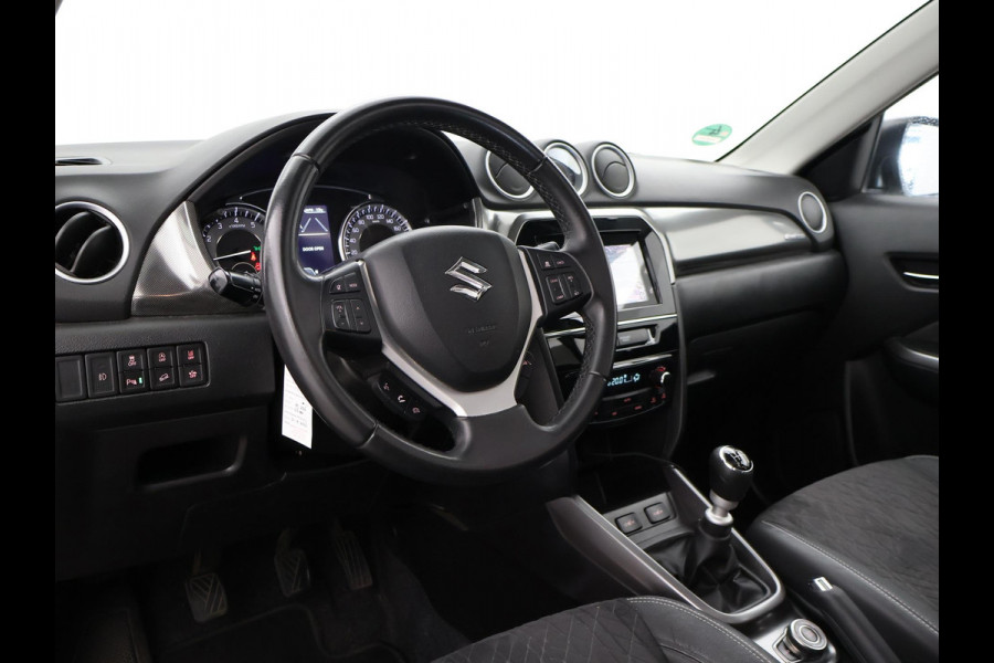 Suzuki Vitara 1.4 140 PK BOOSTERJET ALLGRIP STIJL + TREKHAAK | PANORAMA | CARPLAY | ADAPTIVE CRUISE | CAMERA | STOELVERW.