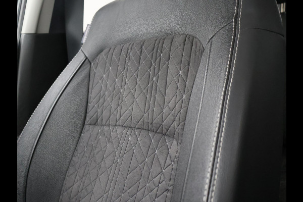 Suzuki Vitara 1.4 140 PK BOOSTERJET ALLGRIP STIJL + TREKHAAK | PANORAMA | CARPLAY | ADAPTIVE CRUISE | CAMERA | STOELVERW.