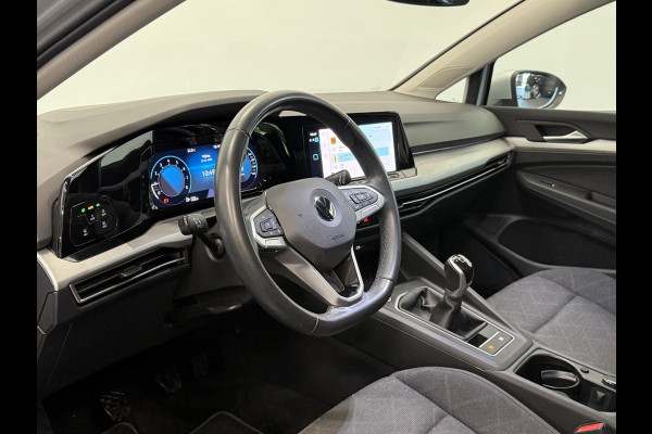 Volkswagen Golf 1.0 TSI 110pk Life Lounge Apple Carplay Android Auto Parkeersensoren Cruise Control DAB Climate Control LED Koplampen Bluetooth Lichtmetalen Velgen