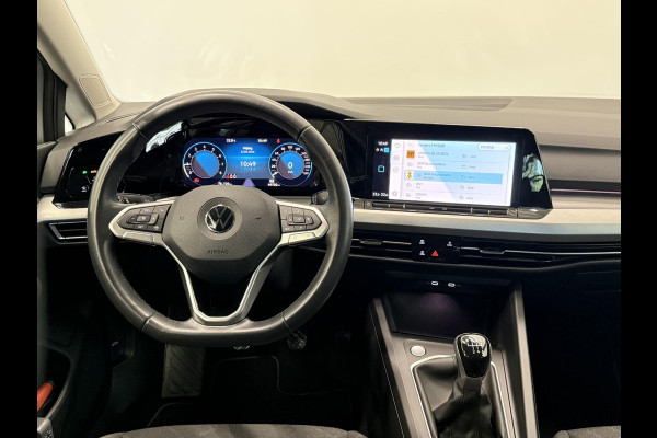Volkswagen Golf 1.0 TSI 110pk Life Lounge Apple Carplay Android Auto Parkeersensoren Cruise Control DAB Climate Control LED Koplampen Bluetooth Lichtmetalen Velgen