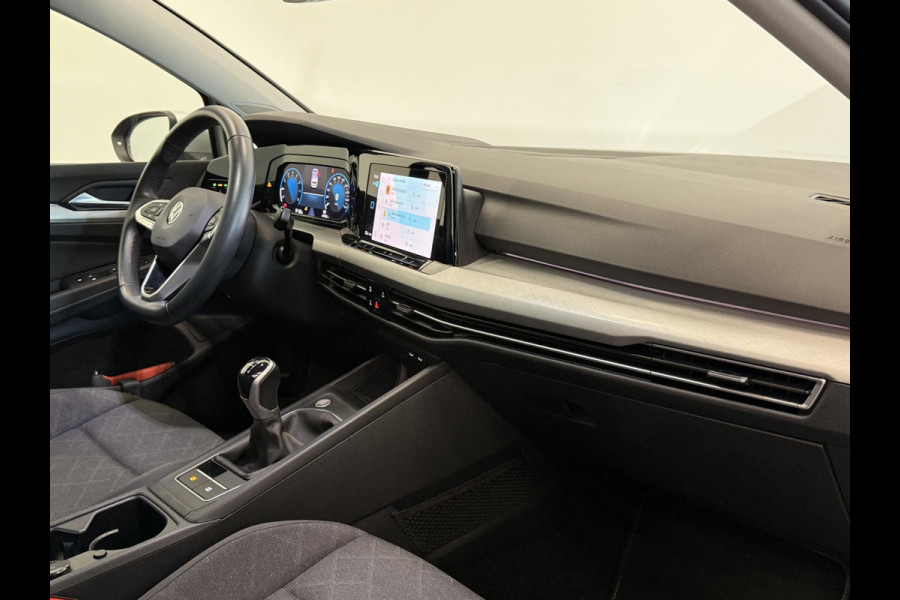 Volkswagen Golf 1.0 TSI 110pk Life Lounge Apple Carplay Android Auto Parkeersensoren Cruise Control DAB Climate Control LED Koplampen Bluetooth Lichtmetalen Velgen