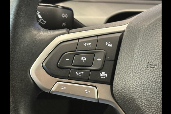 Volkswagen Golf 1.0 TSI 110pk Life Lounge Apple Carplay Android Auto Parkeersensoren Cruise Control DAB Climate Control LED Koplampen Bluetooth Lichtmetalen Velgen