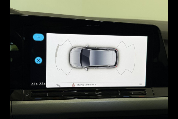 Volkswagen Golf 1.0 TSI 110pk Life Lounge Apple Carplay Android Auto Parkeersensoren Cruise Control DAB Climate Control LED Koplampen Bluetooth Lichtmetalen Velgen