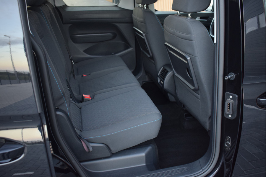 Volkswagen Caddy 1.5 TSI DSG Move Pano | Trekhaak | Camera | ACC | LED | 18"