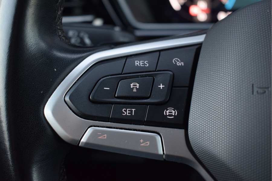 Volkswagen Caddy 1.5 TSI DSG Move Pano | Trekhaak | Camera | ACC | LED | 18"