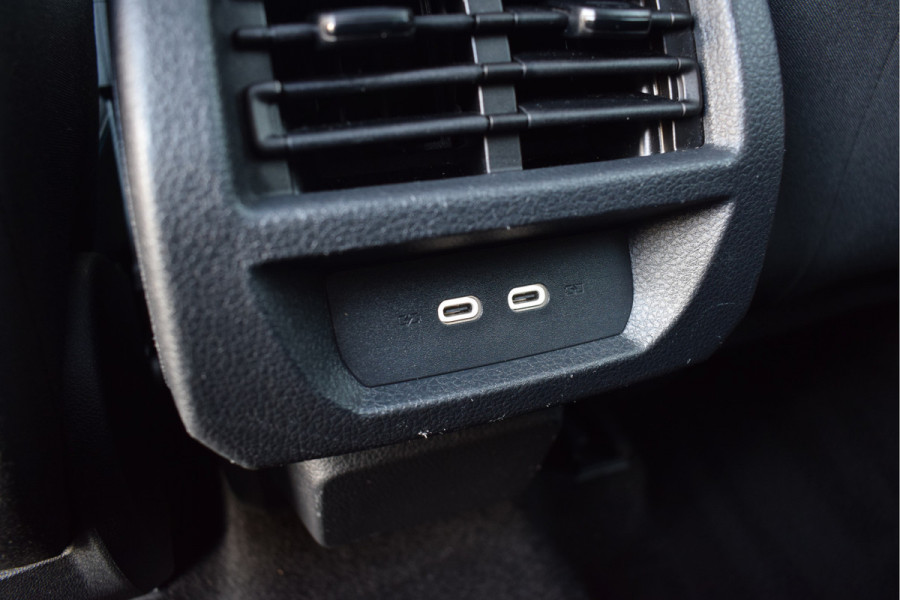 Volkswagen Caddy 1.5 TSI DSG Move Pano | Trekhaak | Camera | ACC | LED | 18"