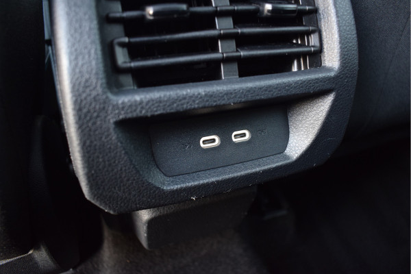 Volkswagen Caddy 1.5 TSI DSG Move Pano | Trekhaak | Camera | ACC | LED | 18"