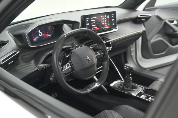 Peugeot 2008 PureTech 130 GT | Elektrisch Panoramadak | Camera | Dodehoekdetectie | Navigatie