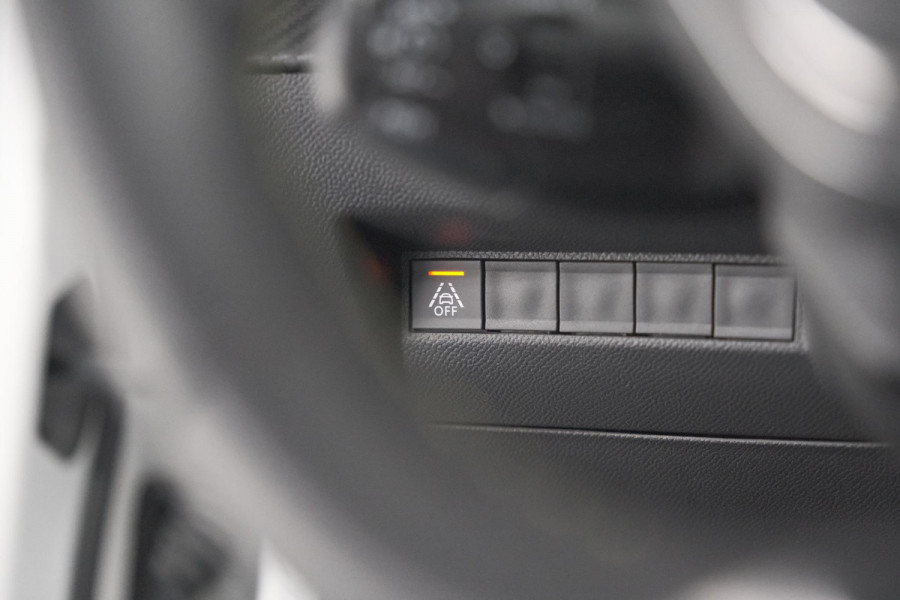 Peugeot 2008 PureTech 130 GT | Elektrisch Panoramadak | Camera | Dodehoekdetectie | Navigatie
