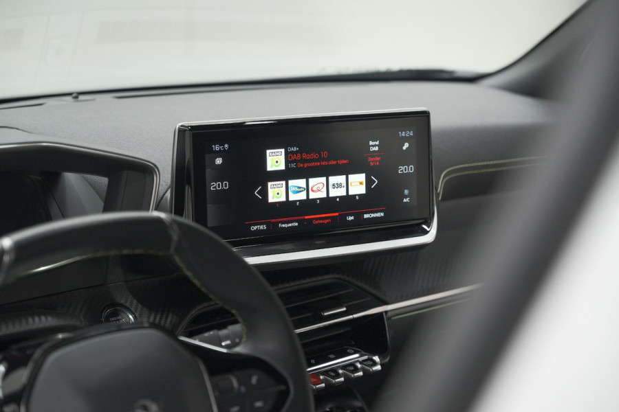 Peugeot 2008 PureTech 130 GT | Elektrisch Panoramadak | Camera | Dodehoekdetectie | Navigatie