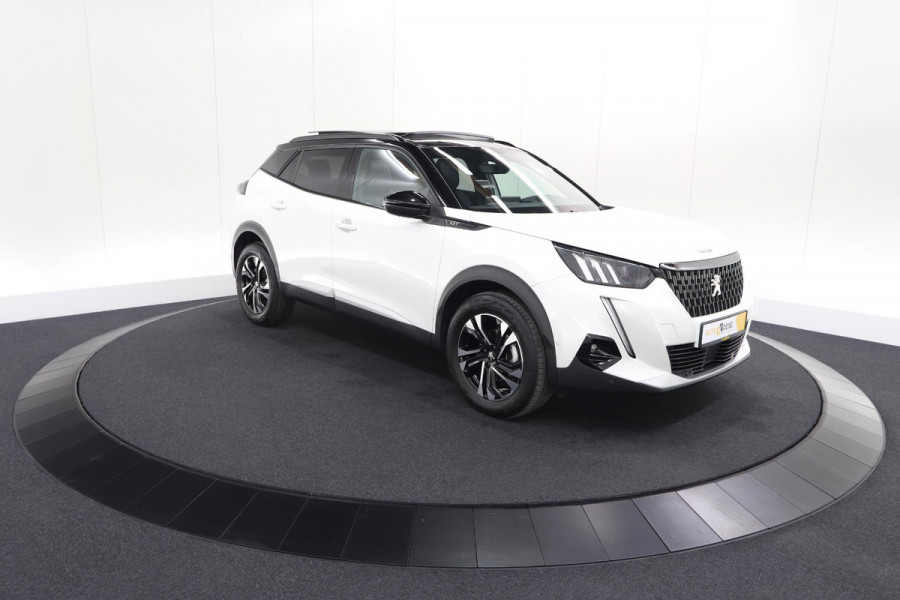 Peugeot 2008 PureTech 130 GT | Elektrisch Panoramadak | Camera | Dodehoekdetectie | Navigatie