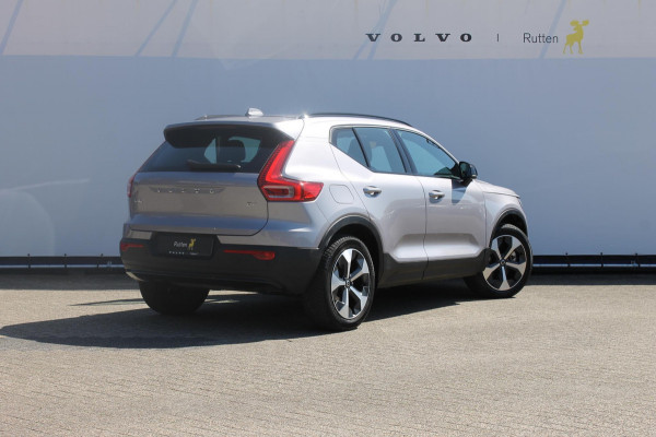 Volvo XC40 B4 211PK Automaat Plus Dark Semi elektrisch wegklapbare trekhaak / Verwarmbare voorruit / Google infotainment / Elektrisch bedienbare bestuurdersstoel met geheugen