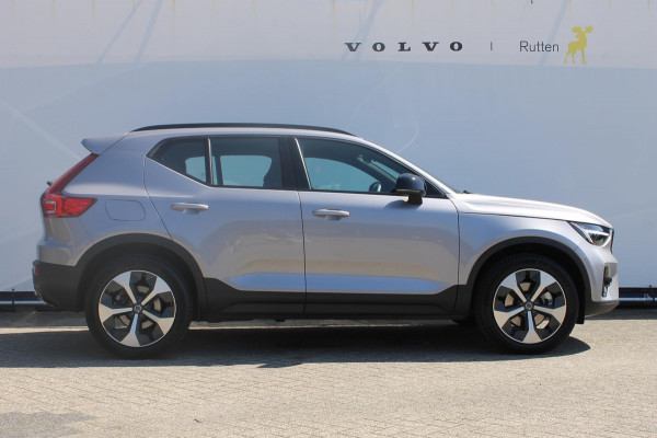 Volvo XC40 B4 211PK Automaat Plus Dark Semi elektrisch wegklapbare trekhaak / Verwarmbare voorruit / Google infotainment / Elektrisch bedienbare bestuurdersstoel met geheugen