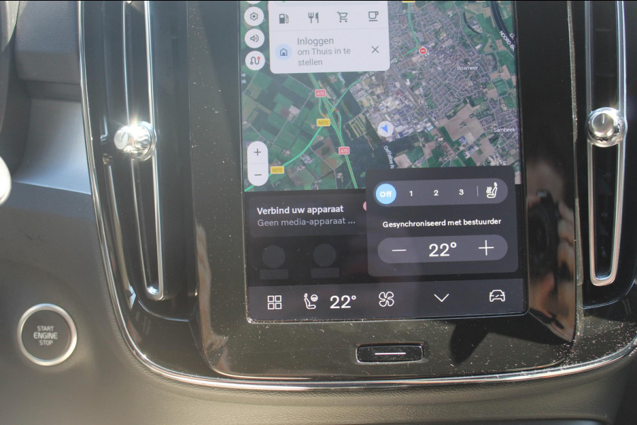 Volvo XC40 B4 211PK Automaat Plus Dark Semi elektrisch wegklapbare trekhaak / Verwarmbare voorruit / Google infotainment / Elektrisch bedienbare bestuurdersstoel met geheugen