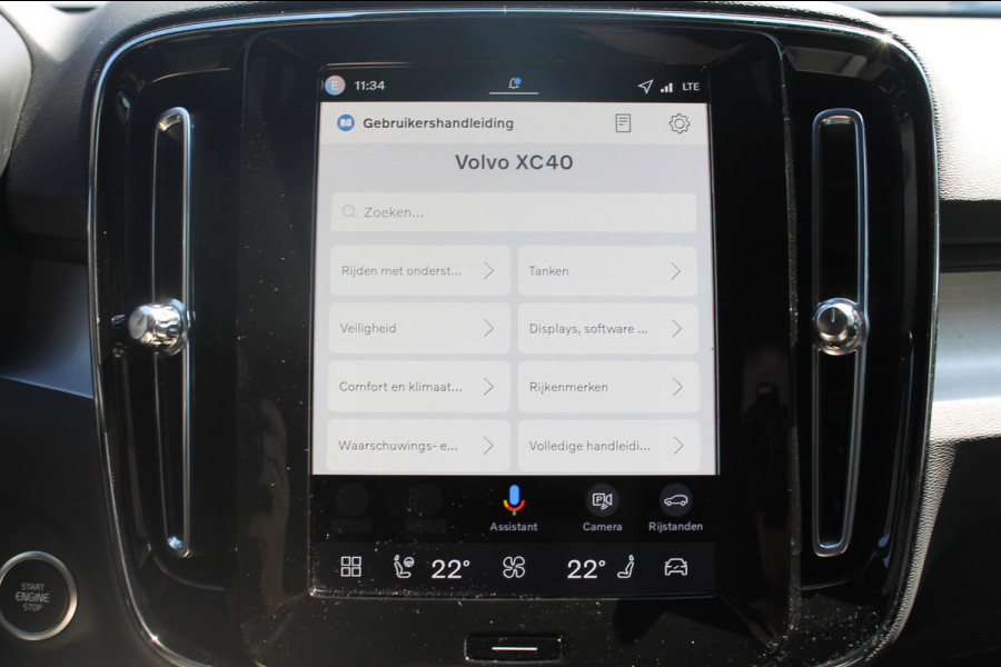 Volvo XC40 B4 211PK Automaat Plus Dark Semi elektrisch wegklapbare trekhaak / Verwarmbare voorruit / Google infotainment / Elektrisch bedienbare bestuurdersstoel met geheugen
