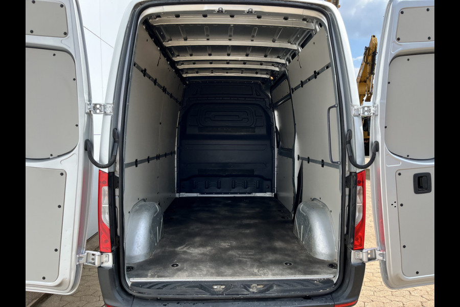 Mercedes-Benz Sprinter 215 1.9 CDI L2H2 Automaat L2H2 Climate Control Camera Carplay Parkeersensoren V+A