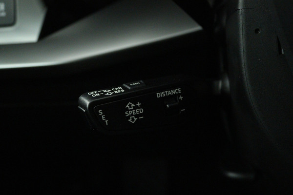 Audi A3 Sportback 35 TFSI Business edition (NAVIGATIE, PDC, ADAPTIEVE CRUISE, CARPLAY, 1e EIGENAAR, GOED ONDERHOUDEN)