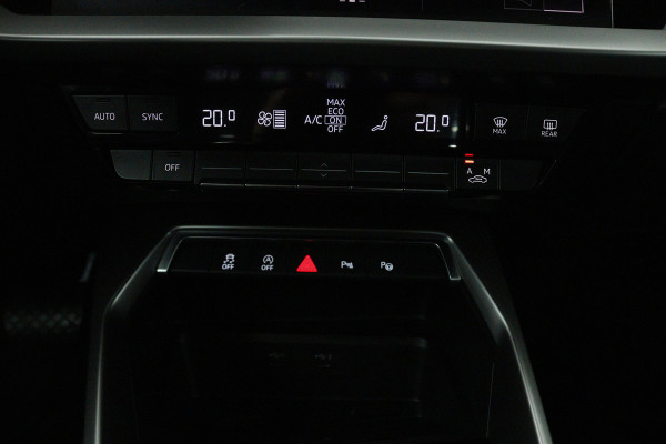 Audi A3 Sportback 35 TFSI Business edition (NAVIGATIE, PDC, ADAPTIEVE CRUISE, CARPLAY, 1e EIGENAAR, GOED ONDERHOUDEN)