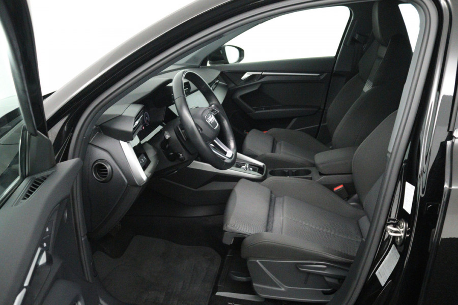 Audi A3 Sportback 35 TFSI Business edition (NAVIGATIE, PDC, ADAPTIEVE CRUISE, CARPLAY, 1e EIGENAAR, GOED ONDERHOUDEN)
