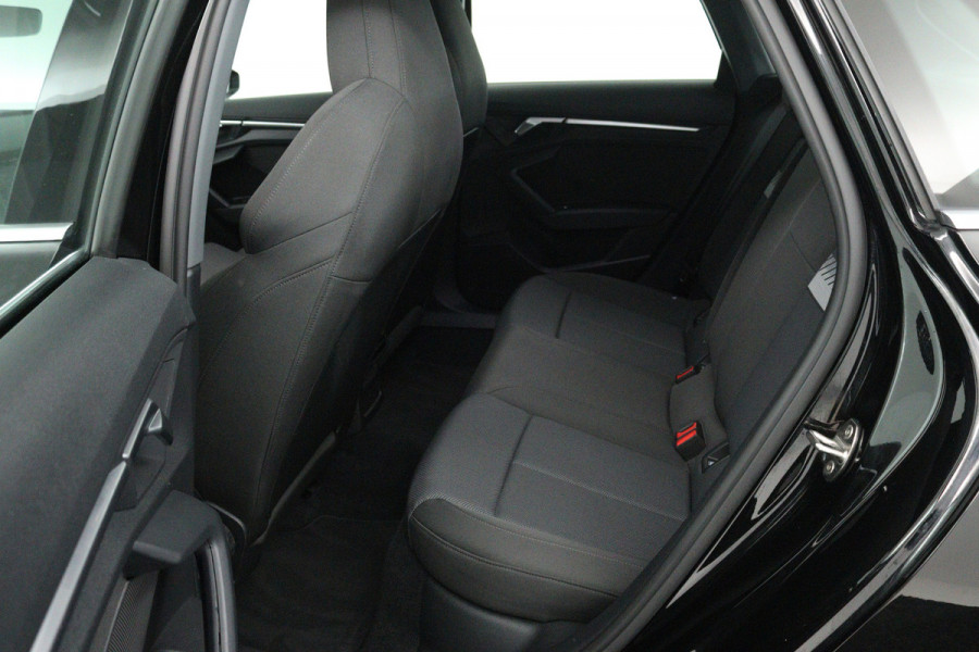 Audi A3 Sportback 35 TFSI Business edition (NAVIGATIE, PDC, ADAPTIEVE CRUISE, CARPLAY, 1e EIGENAAR, GOED ONDERHOUDEN)