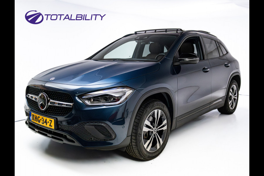 Mercedes-Benz GLA 250 e Luxury Line | Pano | Elec. klep | Elec. Trekhaak | Stoel- stuurverwarming | Adap. Cruise | HUD | Sfeerverlichting | Elec. verstelbare bestuurdersstoel met geheugen, Camera, Navigatie Incl. winterset op 17"LMV