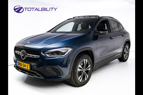 Mercedes-Benz GLA 250 e Luxury Line | Pano | Elec. klep | Elec. Trekhaak | Stoel- stuurverwarming | Adap. Cruise | HUD | Sfeerverlichting | Elec. verstelbare bestuurdersstoel met geheugen, Camera, Navigatie Incl. winterset op 17"LMV