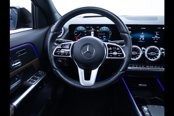 Mercedes-Benz GLA 250 e Luxury Line | Pano | Elec. klep | Elec. Trekhaak | Stoel- stuurverwarming | Adap. Cruise | HUD | Sfeerverlichting | Elec. verstelbare bestuurdersstoel met geheugen, Camera, Navigatie Incl. winterset op 17"LMV