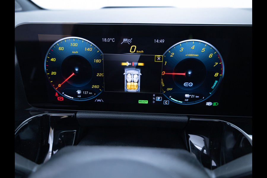 Mercedes-Benz GLA 250 e Luxury Line | Pano | Elec. klep | Elec. Trekhaak | Stoel- stuurverwarming | Adap. Cruise | HUD | Sfeerverlichting | Elec. verstelbare bestuurdersstoel met geheugen, Camera, Navigatie Incl. winterset op 17"LMV