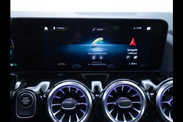 Mercedes-Benz GLA 250 e Luxury Line | Pano | Elec. klep | Elec. Trekhaak | Stoel- stuurverwarming | Adap. Cruise | HUD | Sfeerverlichting | Elec. verstelbare bestuurdersstoel met geheugen, Camera, Navigatie Incl. winterset op 17"LMV