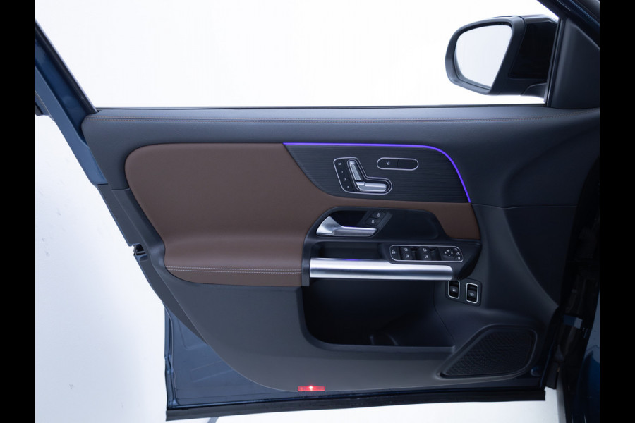 Mercedes-Benz GLA 250 e Luxury Line | Pano | Elec. klep | Elec. Trekhaak | Stoel- stuurverwarming | Adap. Cruise | HUD | Sfeerverlichting | Elec. verstelbare bestuurdersstoel met geheugen, Camera, Navigatie Incl. winterset op 17"LMV